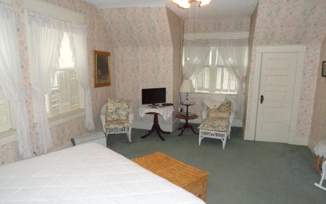 Grand room