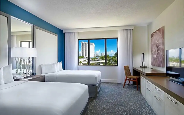 Twin room with courtyard view