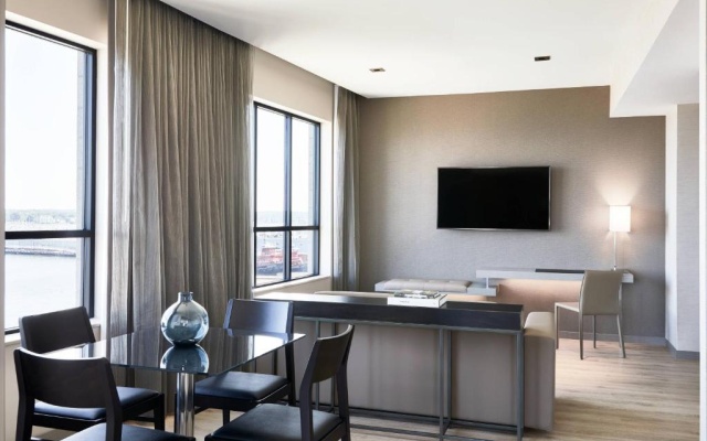 1 Bedroom Double Suite with water view