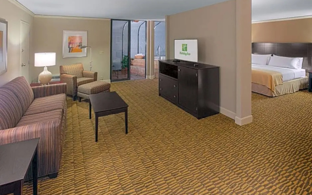 Standard Suite