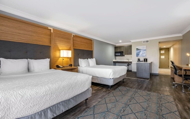 Double Suite with balcony and with park view