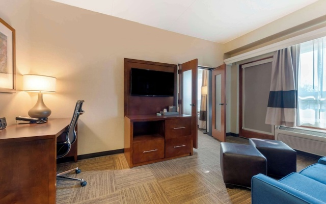 Suite with balcony
