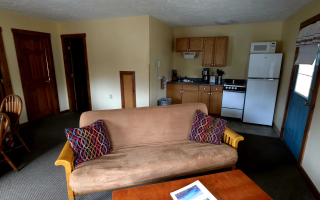 2 Bedrooms Suite with balcony and with courtyard view