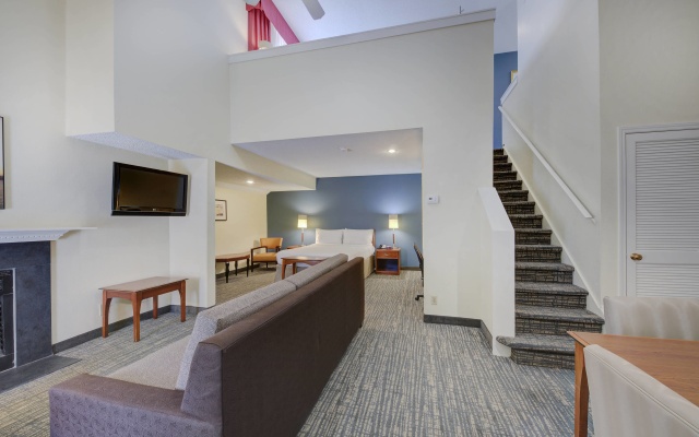 1 Bedroom Duplex Apartment