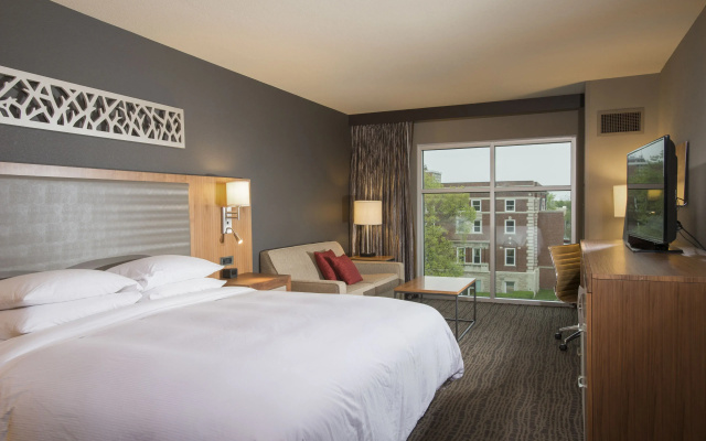 Standard Double room with city view