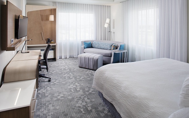 Standard room with city view
