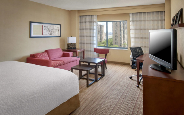 Standard Double room with city view