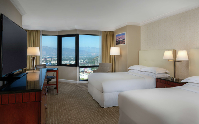 1 Bedroom Twin Suite with Universal Studio view