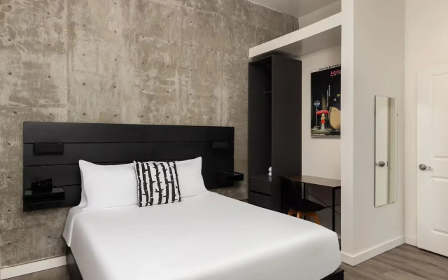 1 Bedroom Accessible Suite