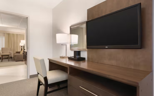 1 Bedroom Accessible Twin Suite