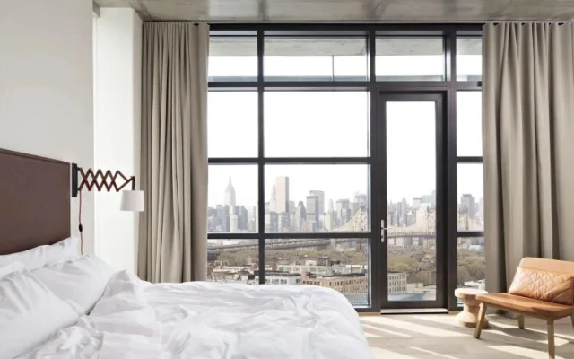 Corner Double room with balcony and with Manhattan view