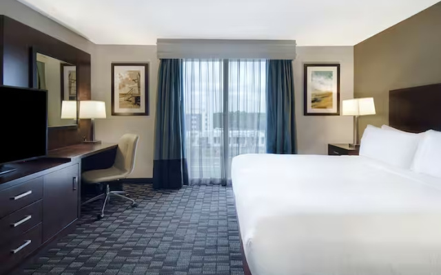 Two-room Atrium Building Suite