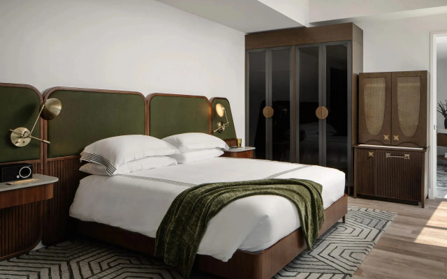Double Corner Studio Suite
