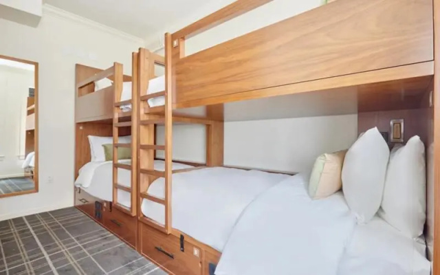 Superior Quadruple room
