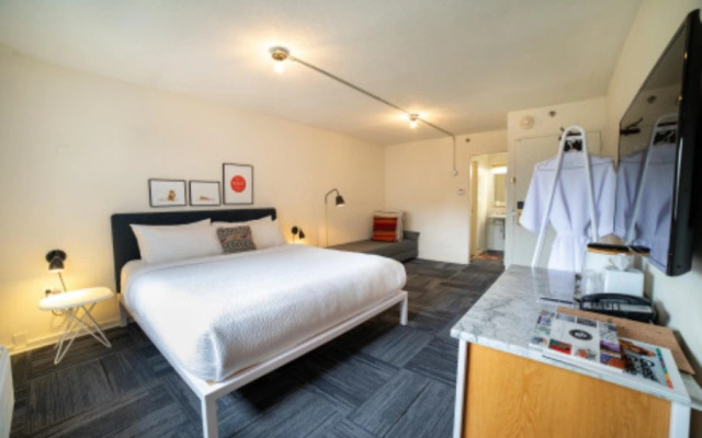 Rock N Roll Double Suite