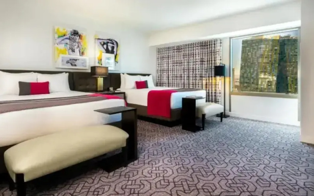 Ultra Hip Attraction View Twin room
