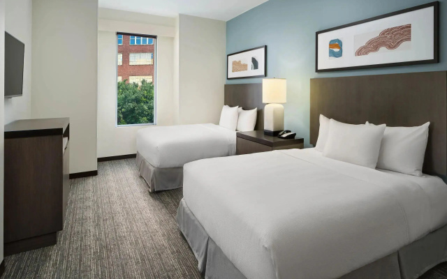 1 Bedroom Accessible Twin Suite