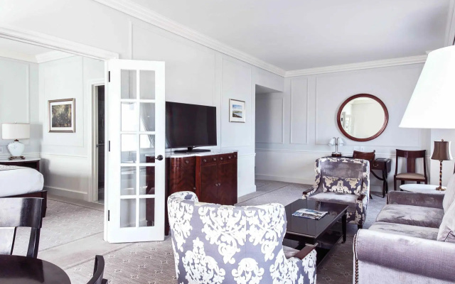 1 Bedroom Corner Double Suite