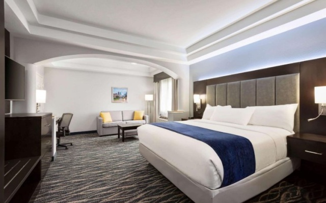 With Full Kitchen Double Suite