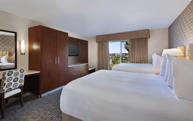 2 rooms Mobility Access Twin Suite