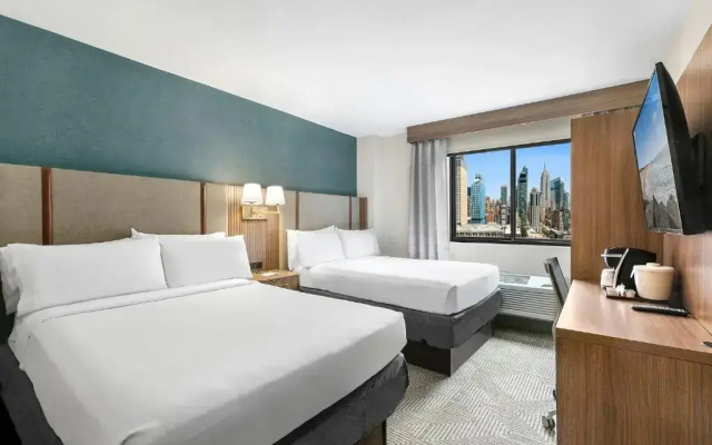 Standard Twin room with city view