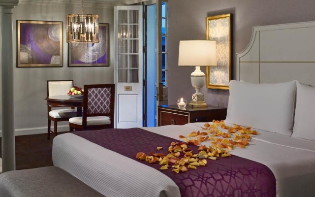 Executive Level Double Suite