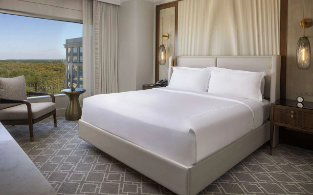 2 Bedrooms Waldorf Suite with balcony