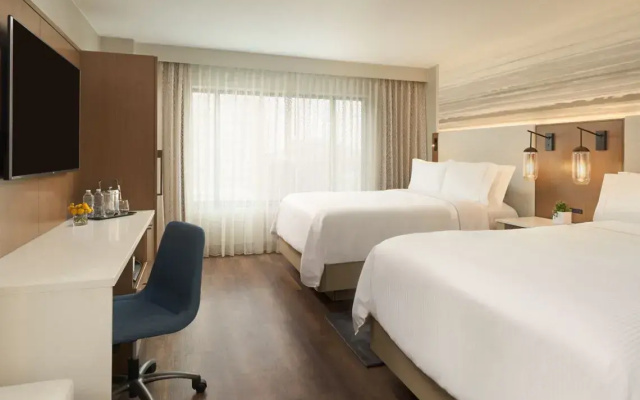 Deluxe Twin room with water view