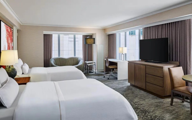 Spacious Corner Twin room