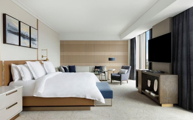 Executive Double Suite Skyline View