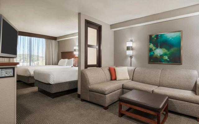 High Floor Twin room (with sofa bed)