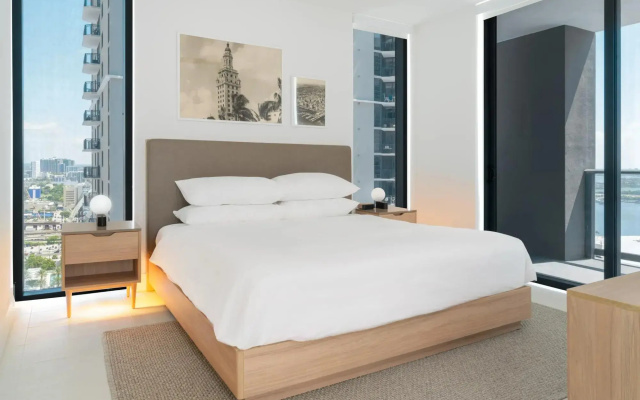 2 Bedrooms Skyline Quadruple Suite with balcony