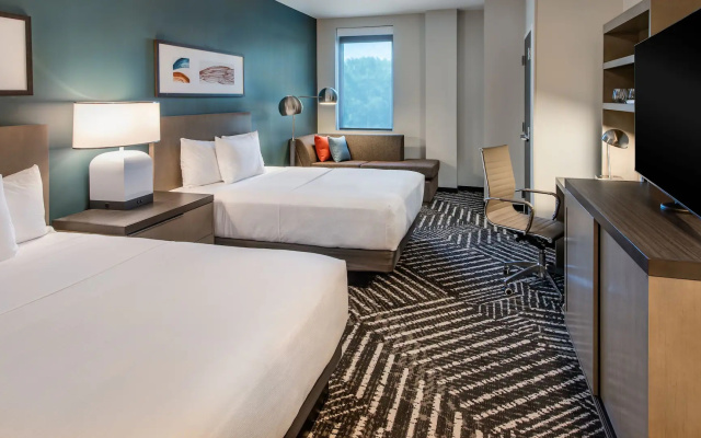 Den Twin room