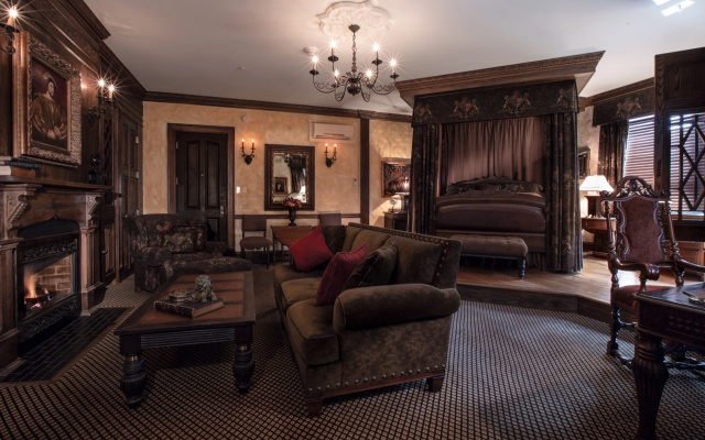 English Tudor Double room