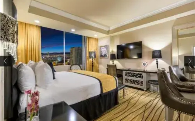 Celebrity Club Suite