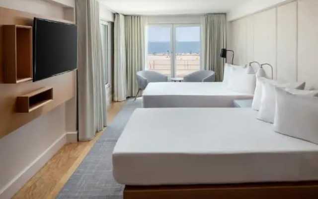 Twin Junior Suite oceanfront