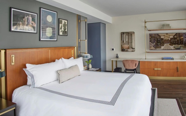 Corner Double room
