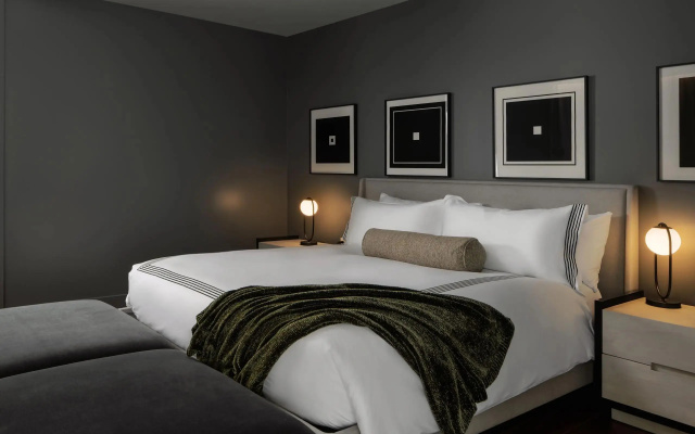 2 Bedrooms Thompson Quadruple Penthouse Suite