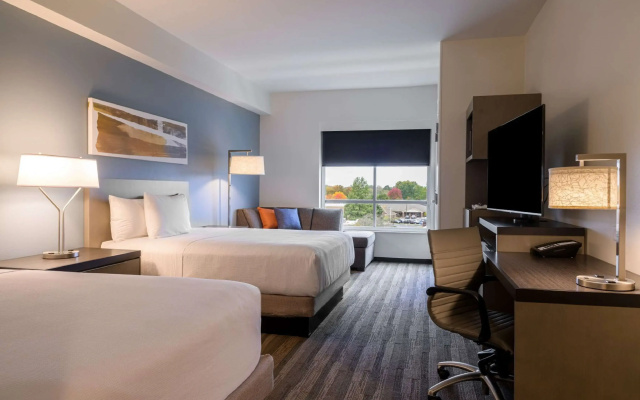 Den Twin room