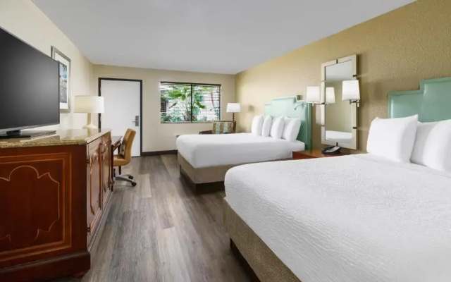 Deluxe Quadruple room