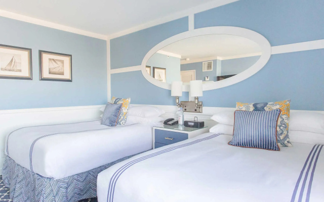 Twin room marina side