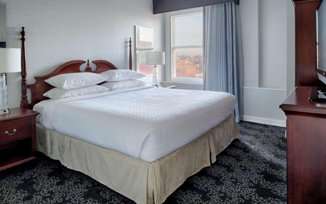Corner Double Suite