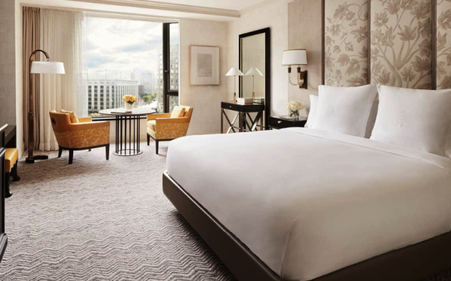 Deluxe Double room with city view