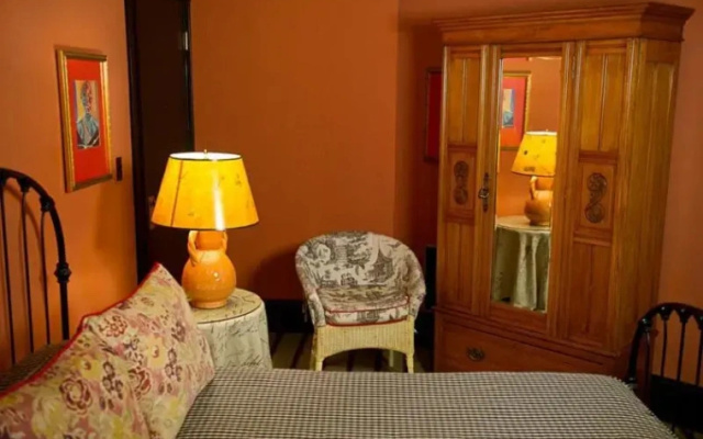 The Burroughs Twin room