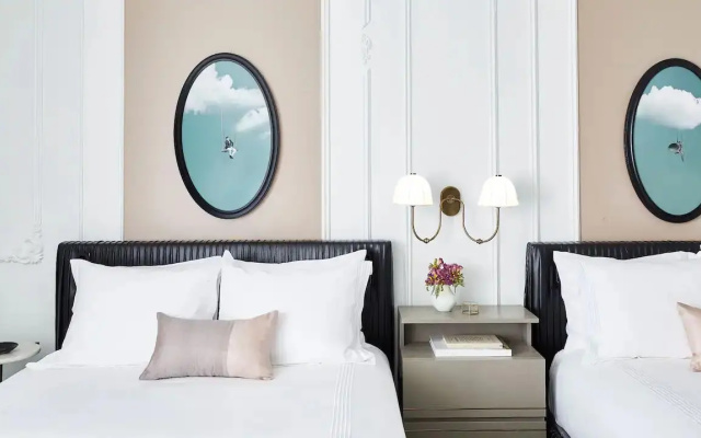 Corner Twin room