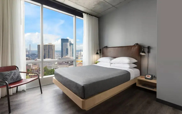 Center Stage Guest Double room with city view