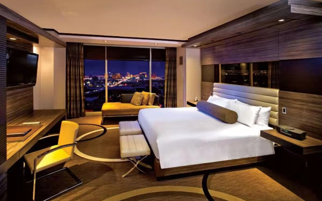 Luxury room with strip view