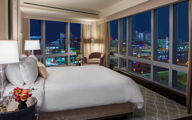 1 Bedroom Corner Double Suite