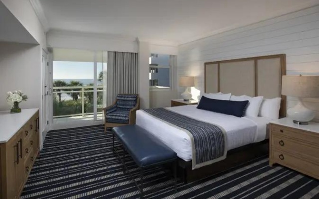 1 Bedroom Spacious Double Suite Beach View