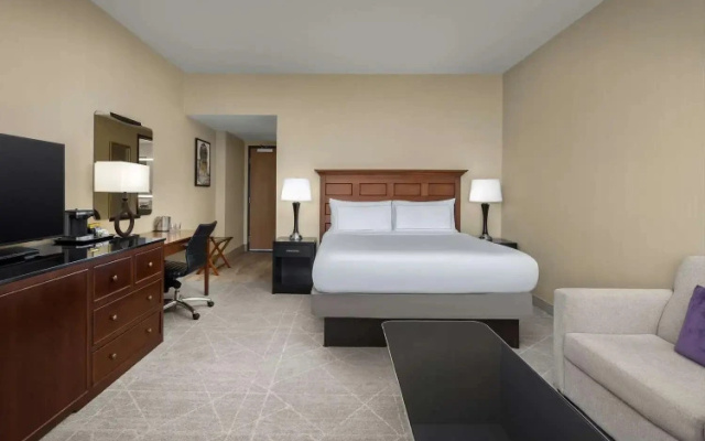 Mobility/​Hearing Accessible Double room